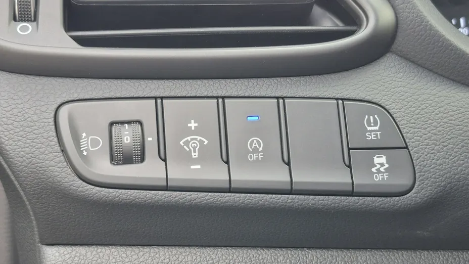 HYUNDAI i30 -