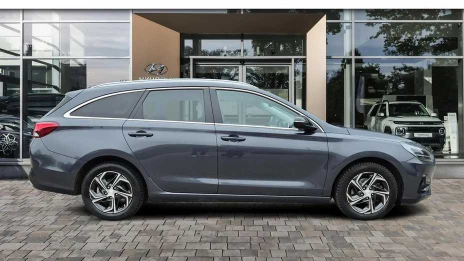HYUNDAI i30 -