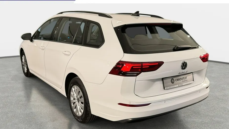 VOLKSWAGEN Golf -