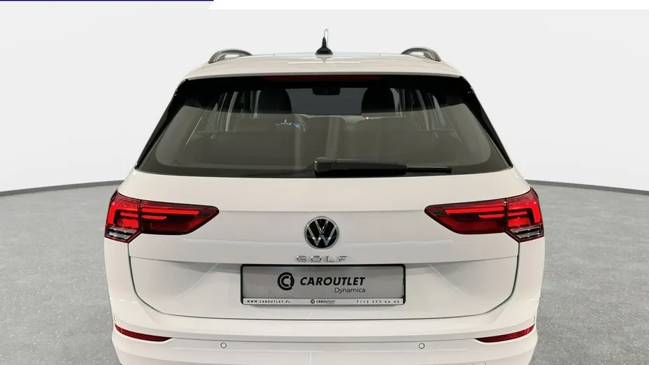 VOLKSWAGEN Golf -