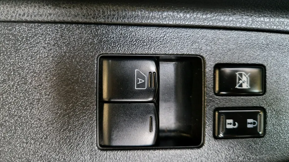NISSAN Micra -
