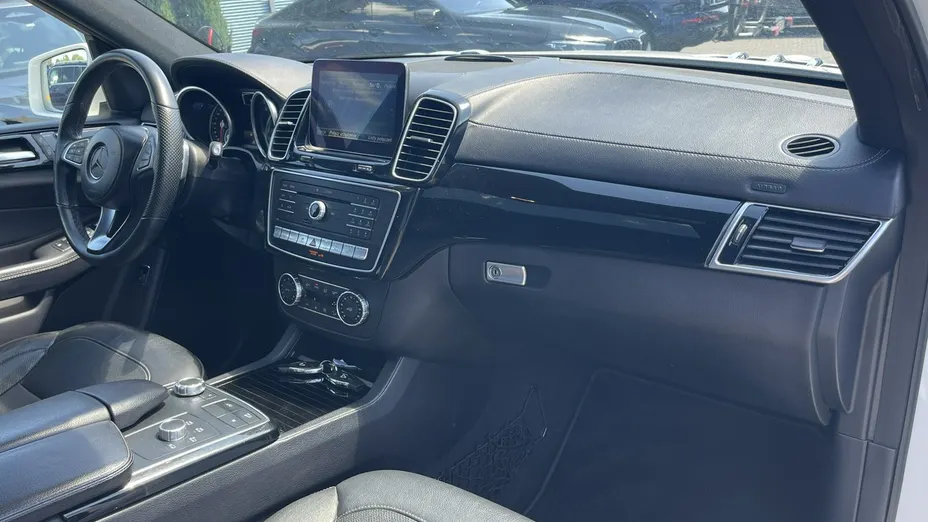 MERCEDES-BENZ GLS -