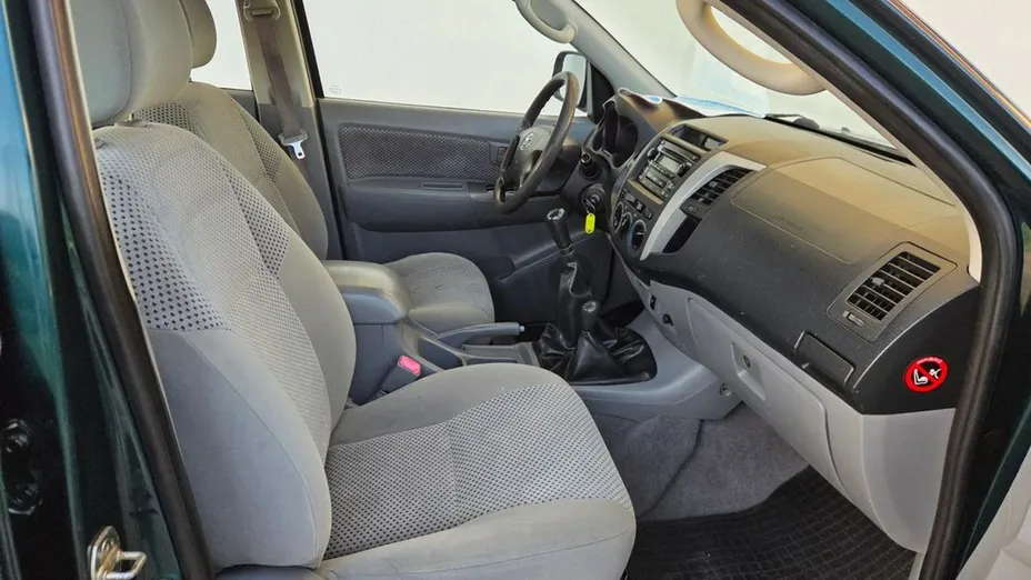 TOYOTA HiLux -