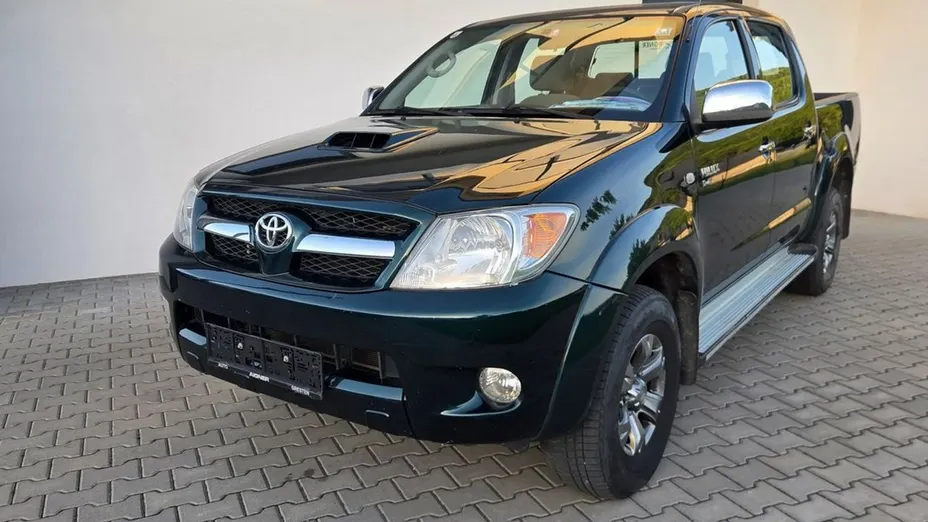 TOYOTA HiLux -