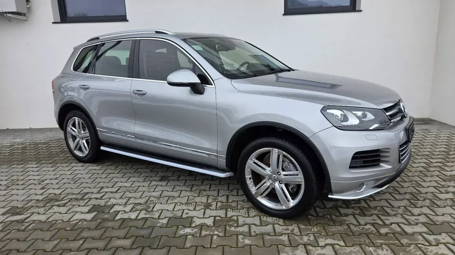 VOLKSWAGEN Touareg -