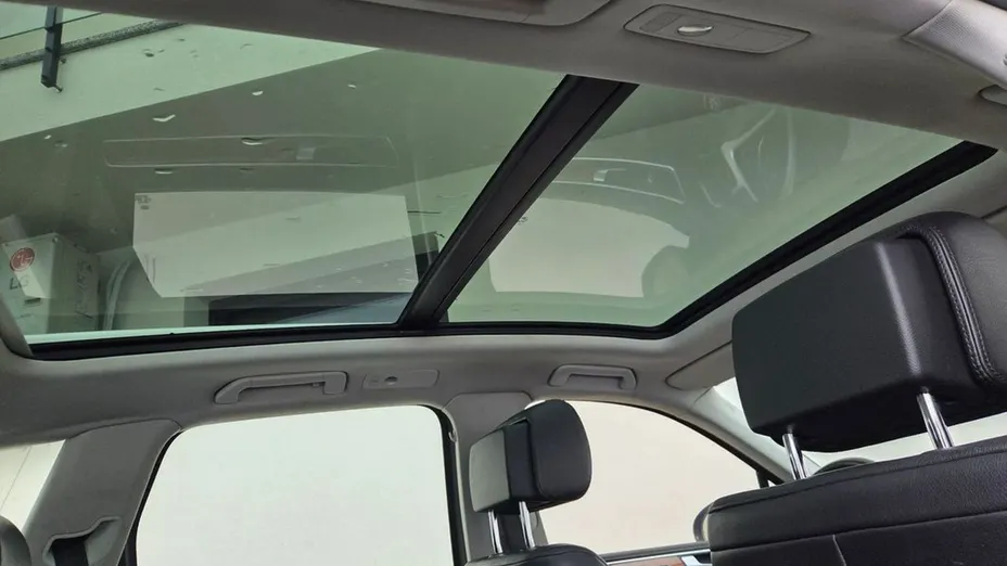 VOLKSWAGEN Touareg -