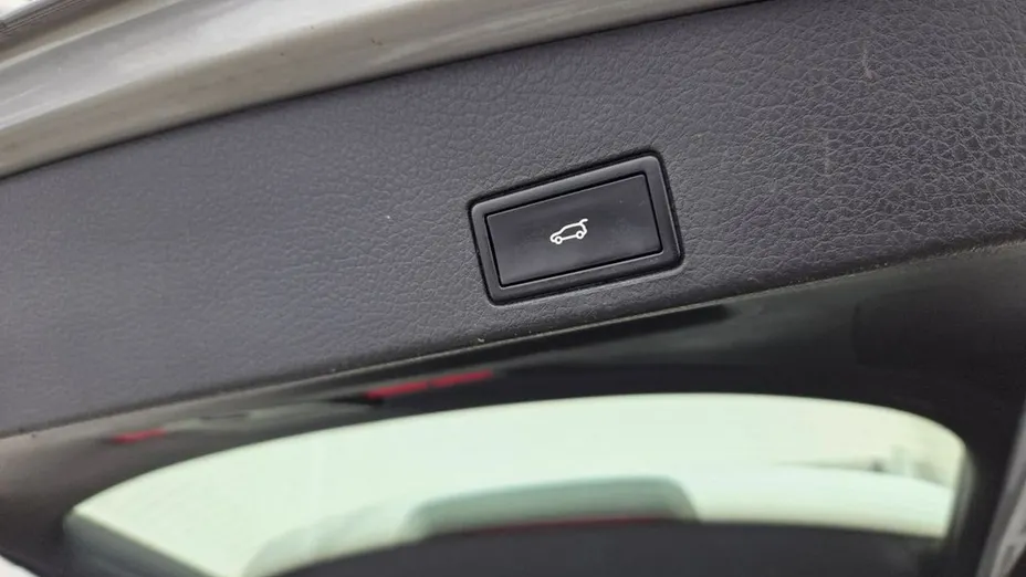 VOLKSWAGEN Touareg -