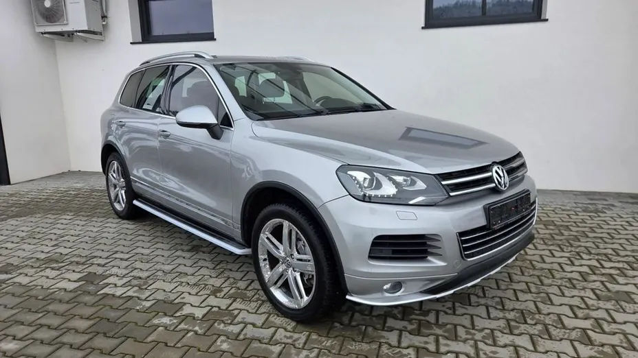 VOLKSWAGEN Touareg -