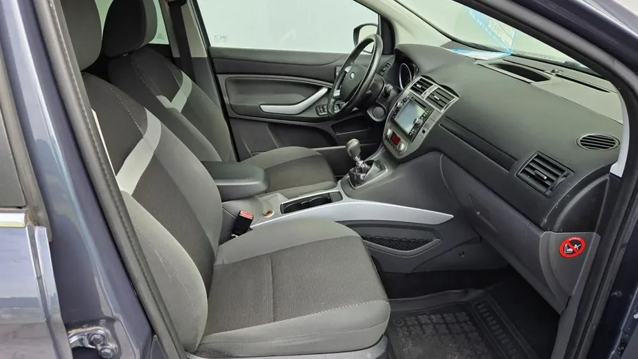 FORD Kuga -