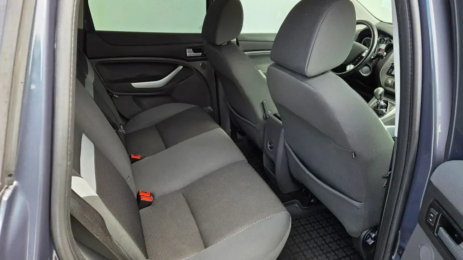 FORD Kuga -