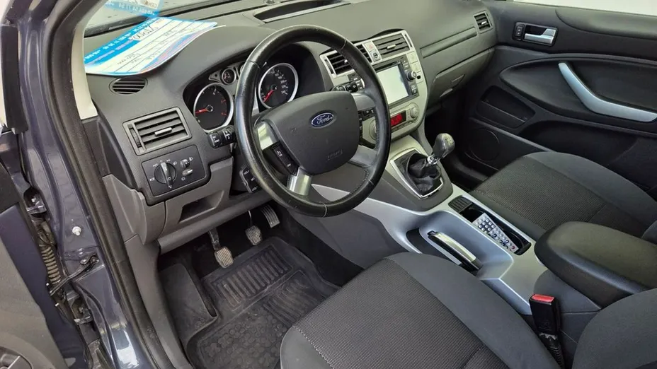 FORD Kuga -