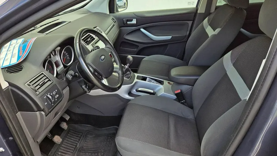 FORD Kuga -