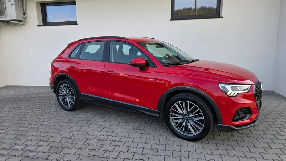 AUDI Q3 -