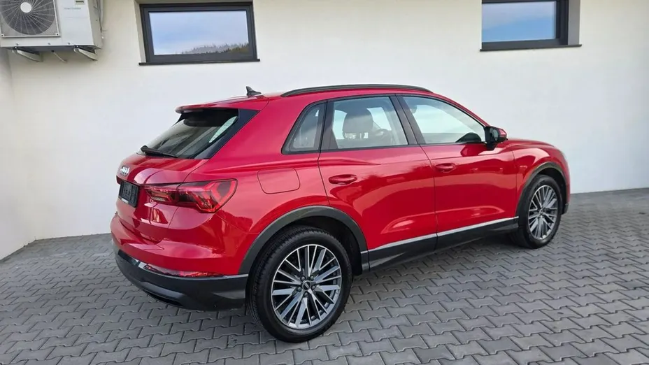 AUDI Q3 -