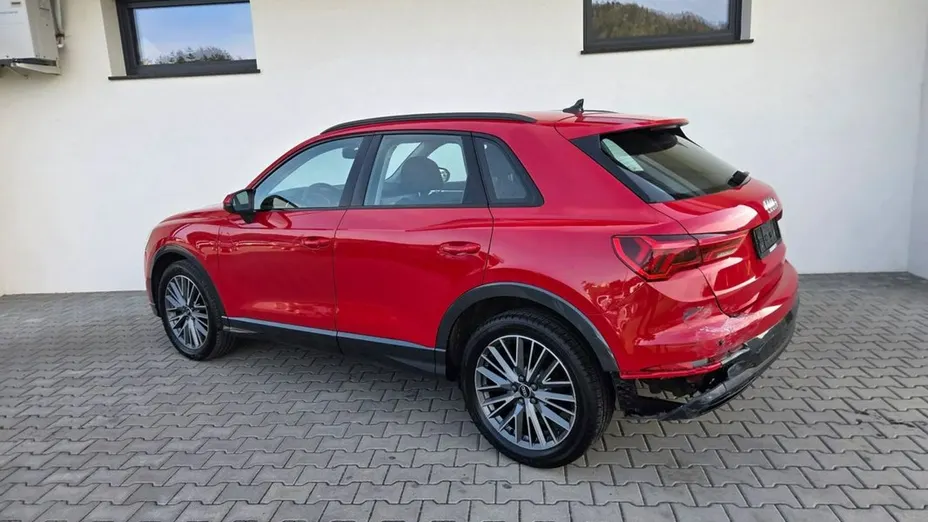 AUDI Q3 -