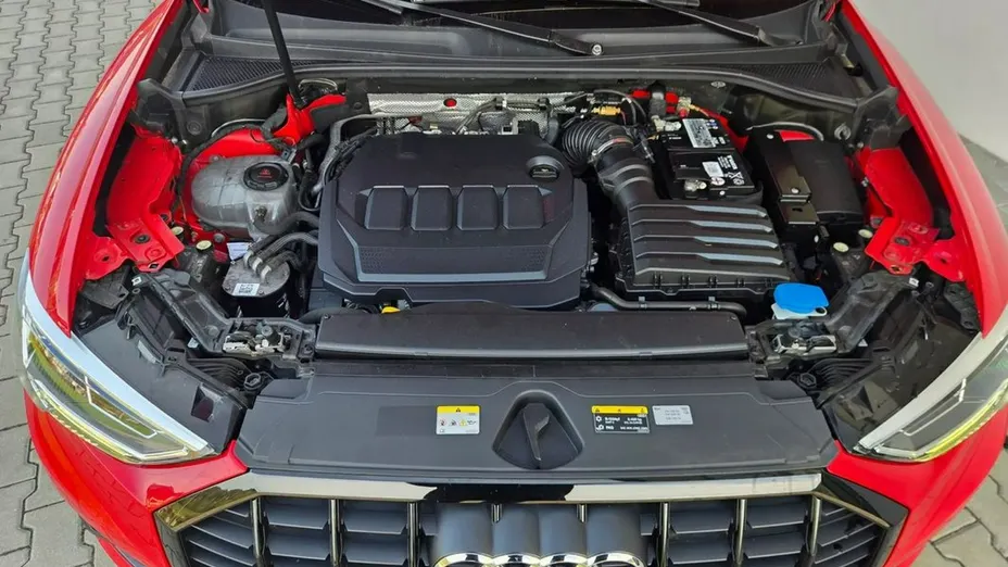 AUDI Q3 -