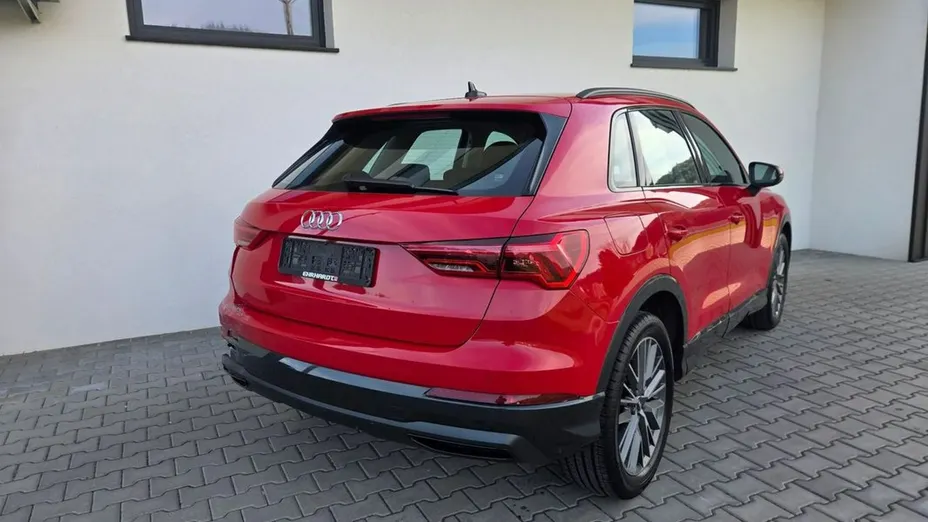 AUDI Q3 -