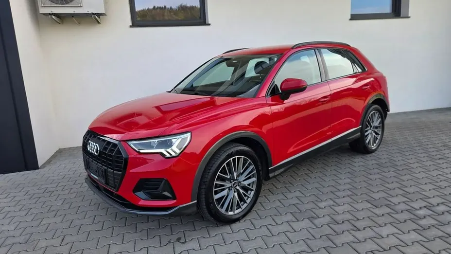 AUDI Q3 -