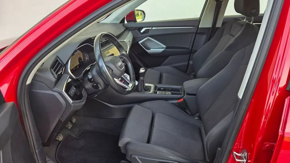 AUDI Q3 -