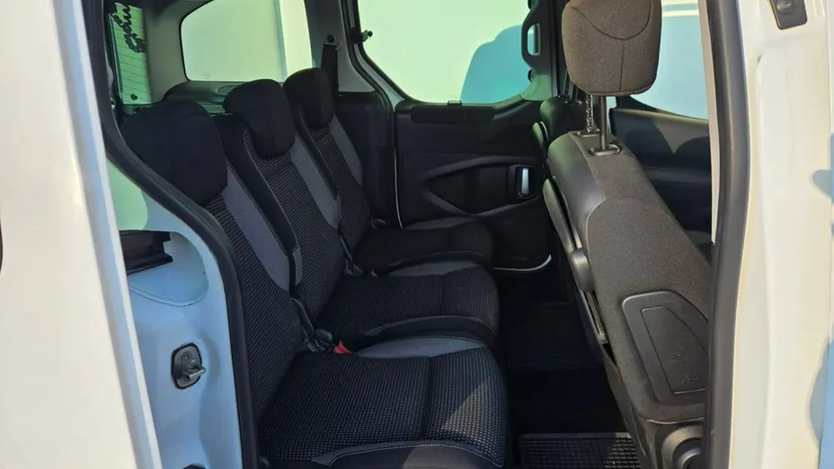PEUGEOT Partner -