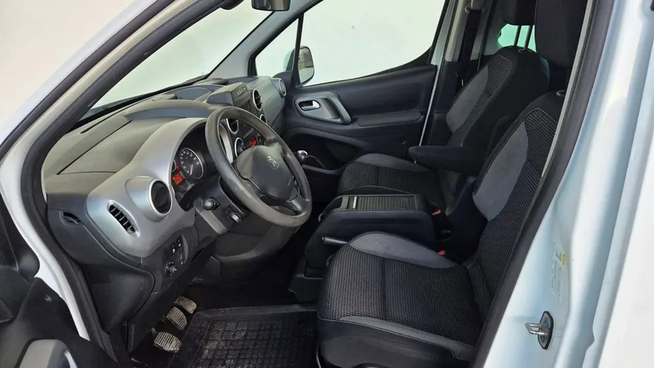 PEUGEOT Partner -