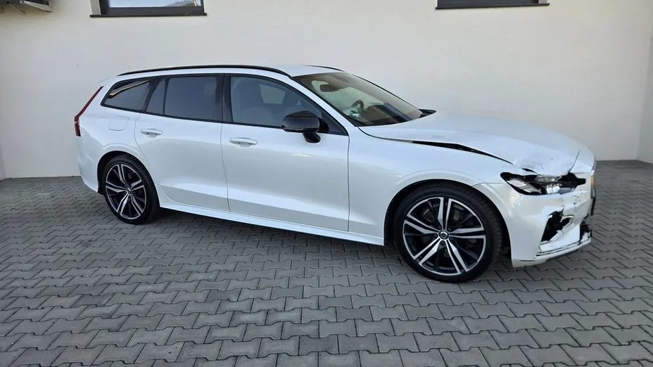 VOLVO V60 -