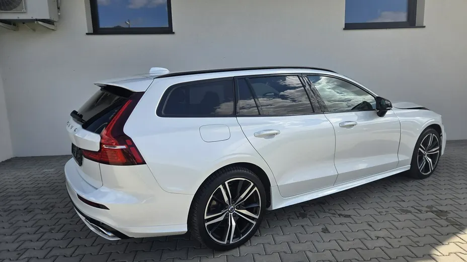VOLVO V60 -
