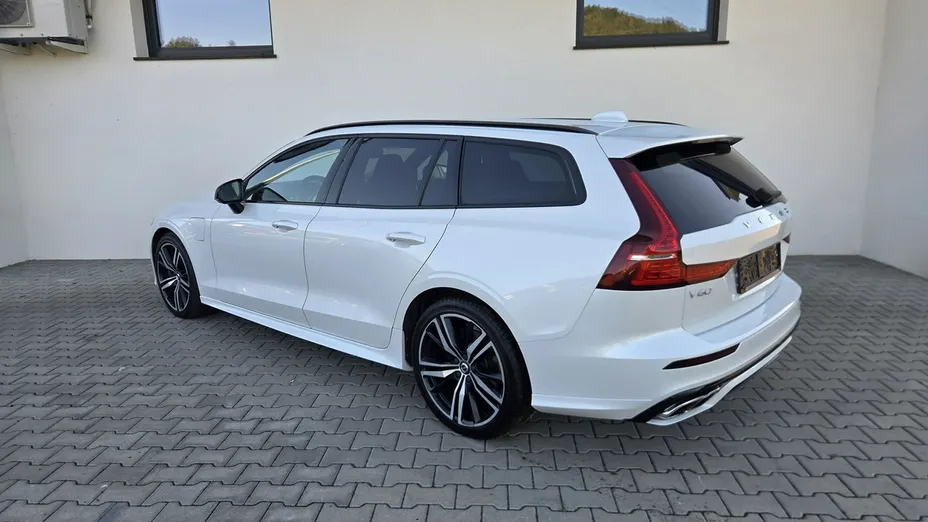 VOLVO V60 -