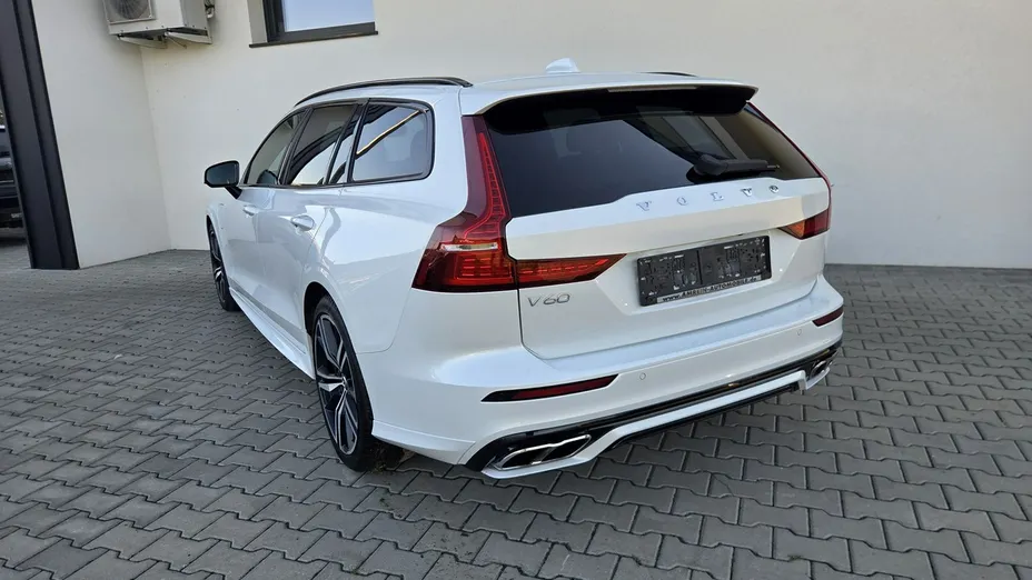 VOLVO V60 -