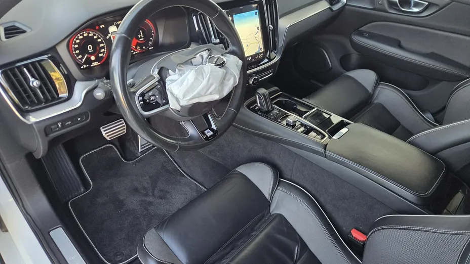 VOLVO V60 -