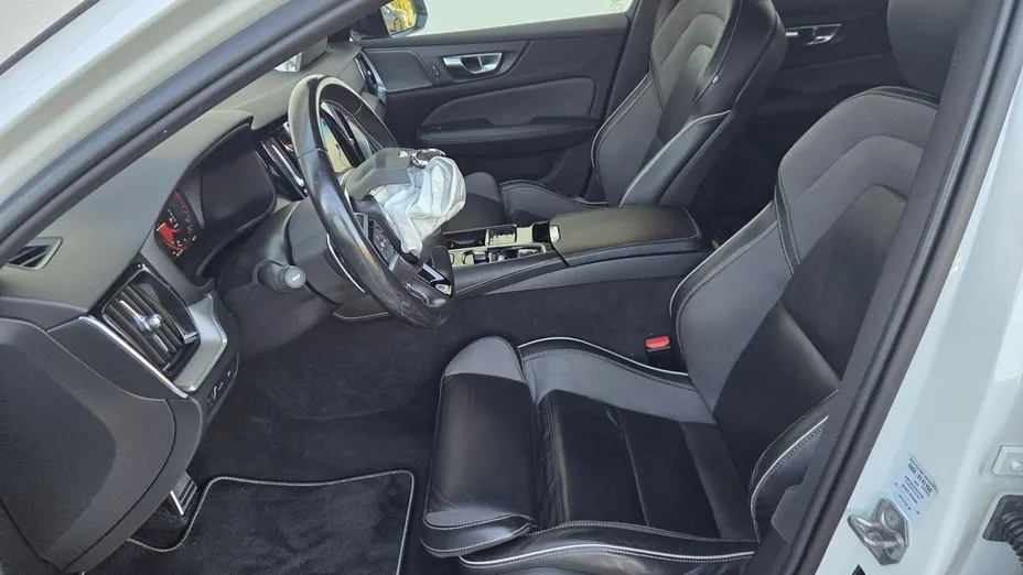 VOLVO V60 -