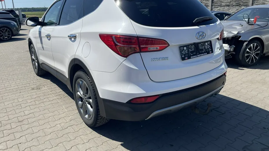 HYUNDAI Santa Fe -