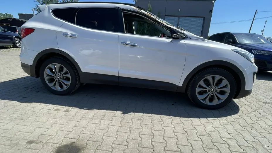 HYUNDAI Santa Fe -