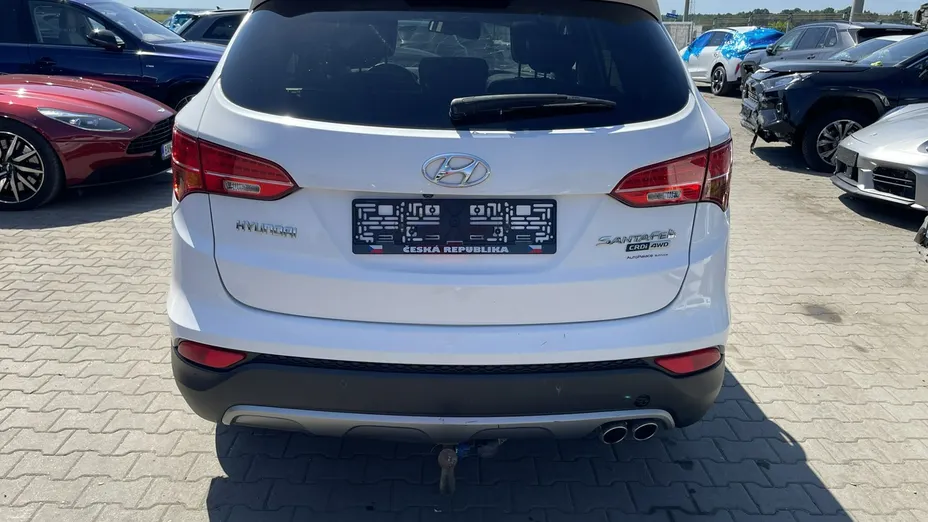 HYUNDAI Santa Fe -