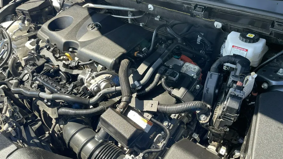 TOYOTA RAV4 -