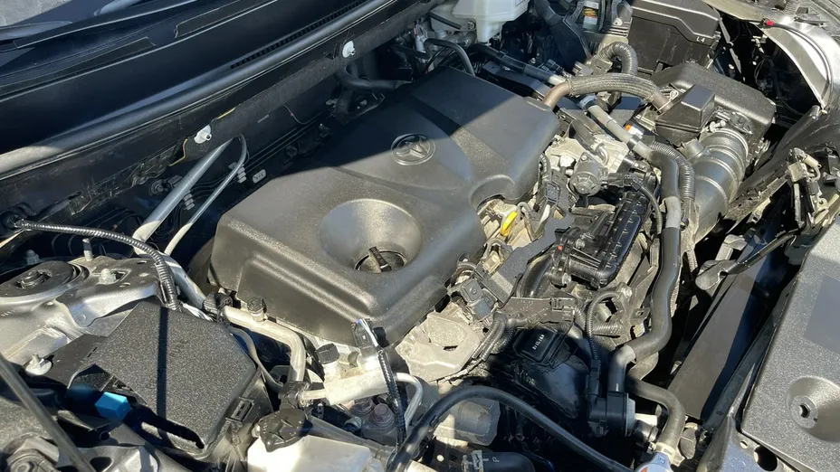 TOYOTA RAV4 -