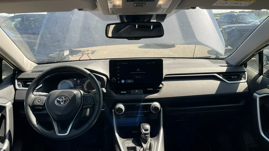 TOYOTA RAV4 -