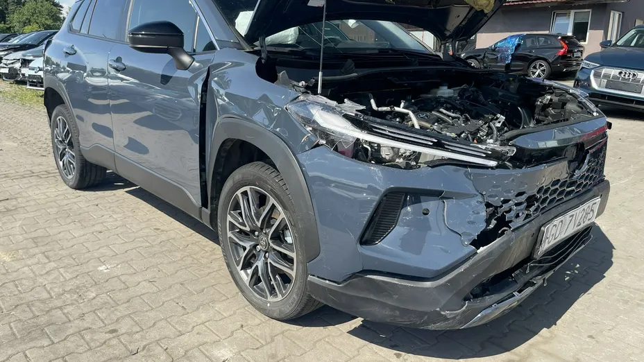 TOYOTA Corolla Cross -