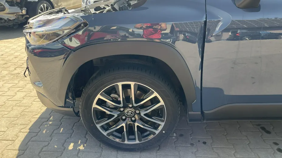 TOYOTA Corolla Cross -