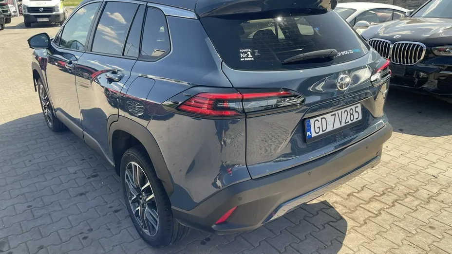TOYOTA Corolla Cross -