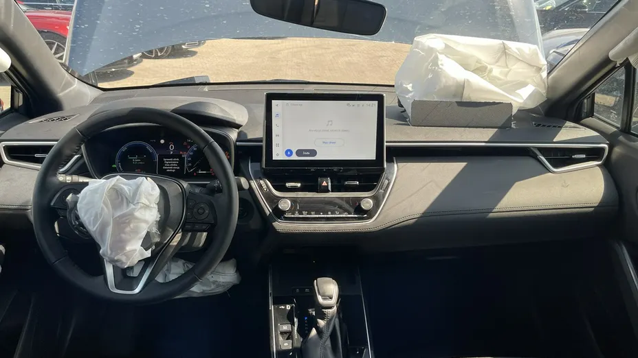 TOYOTA Corolla Cross -