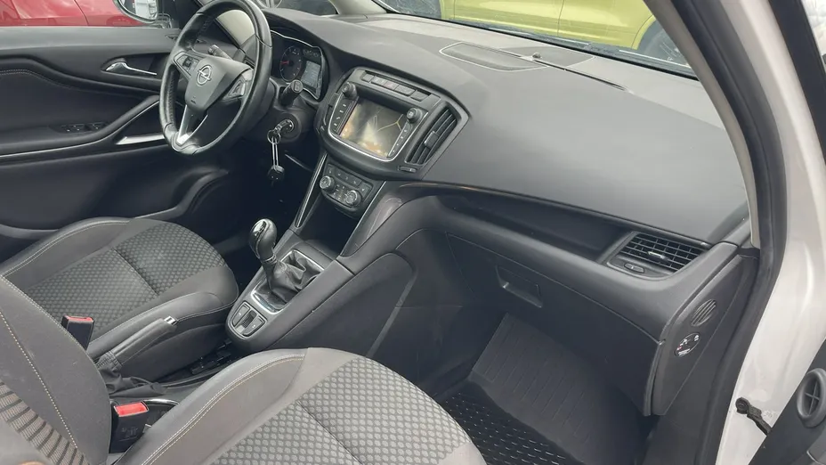 OPEL Zafira -
