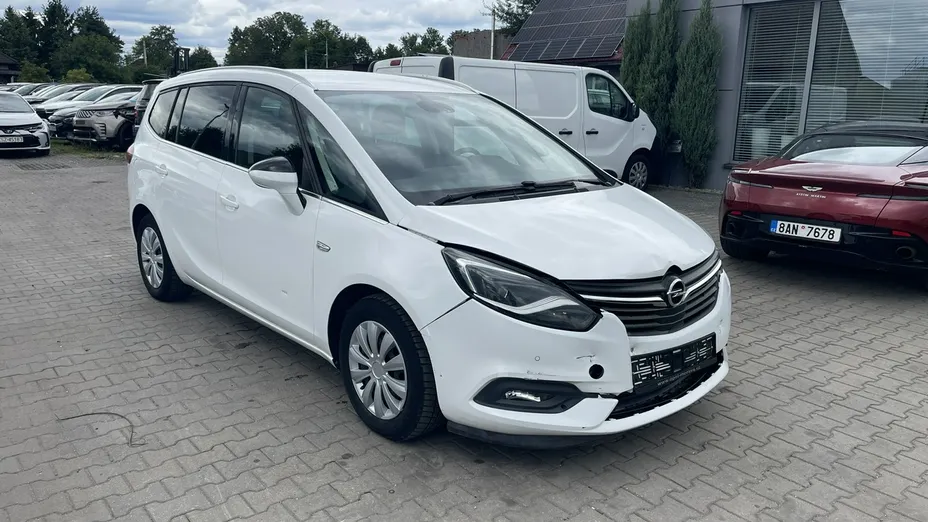 OPEL Zafira -