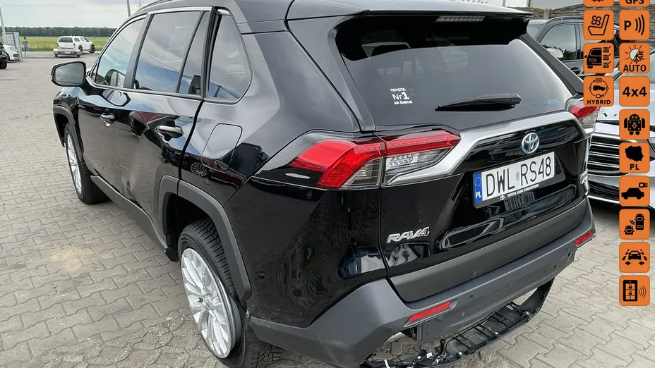 TOYOTA RAV4 -
