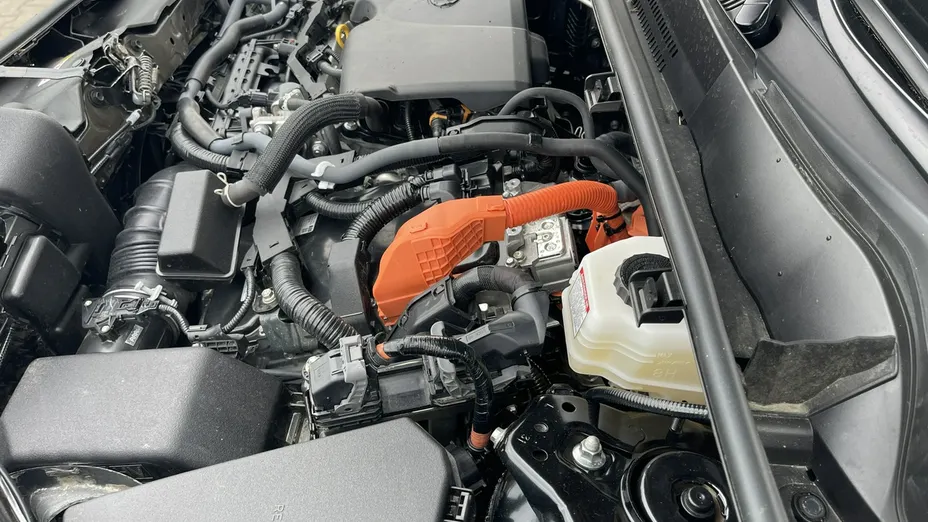 TOYOTA RAV4 -