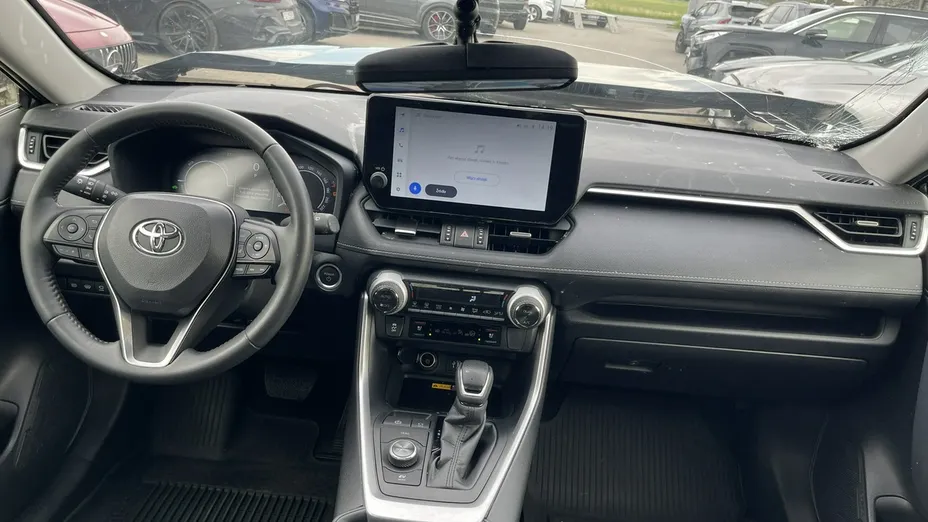 TOYOTA RAV4 -