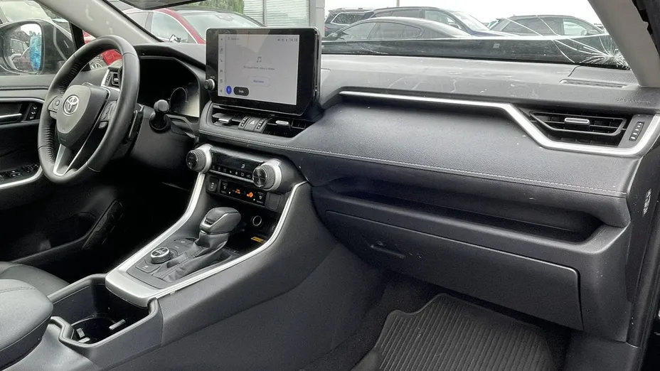TOYOTA RAV4 -