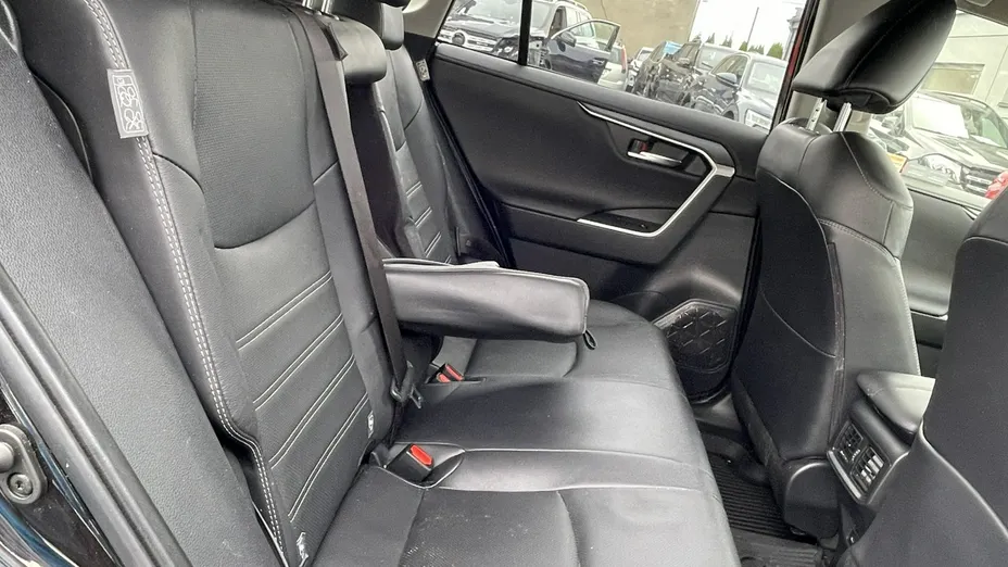 TOYOTA RAV4 -