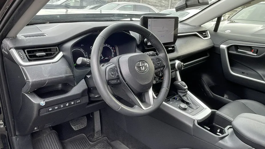 TOYOTA RAV4 -