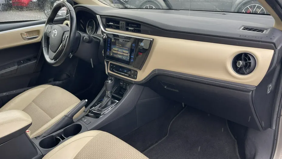 TOYOTA Corolla -